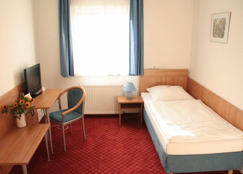 Hotel Schillerplatz Öhringen Buitenkant foto